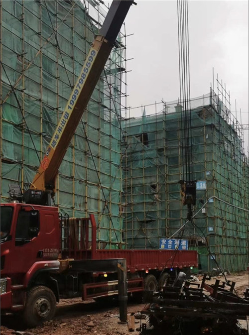 襄阳市“慢工细活”—— 吊车的 “微动控制” 技术